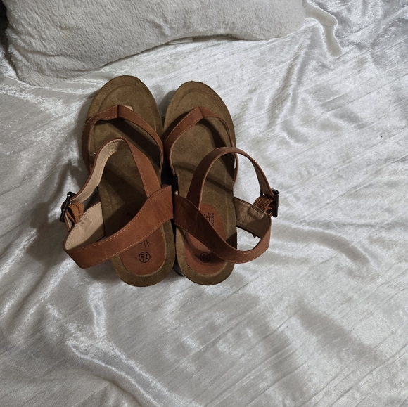 Women’s Brown Strappy Platform Sandals By Agape Size 7 1/2 NWOB - Picture 3 of 8
